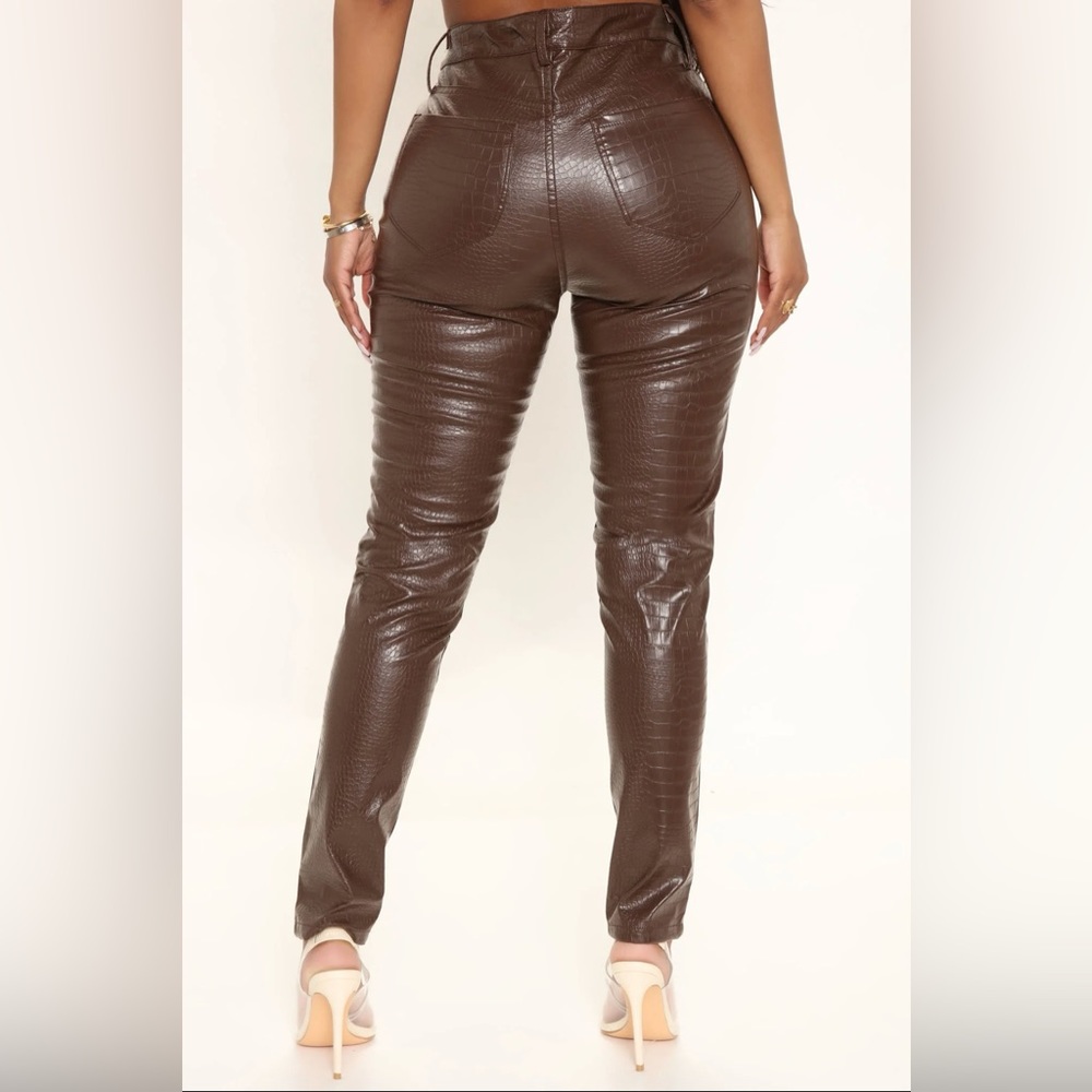 Fashion Nova Skinny Pants - Picture 2 of 4